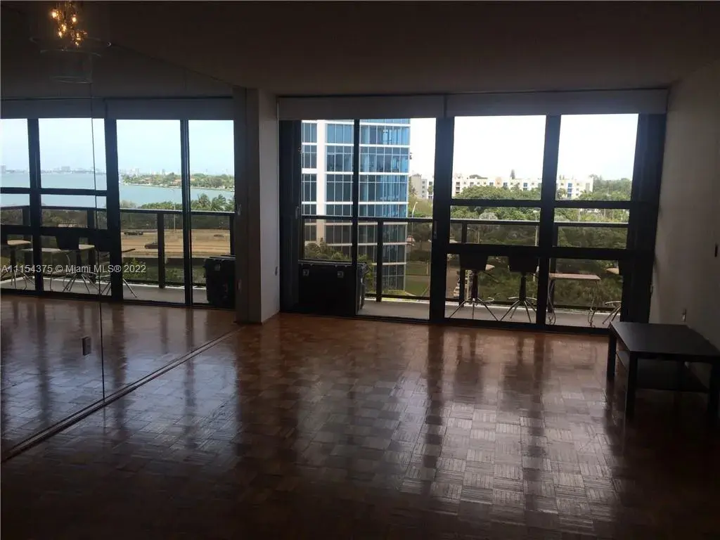 600 NE 36 St, Miami FL 33137