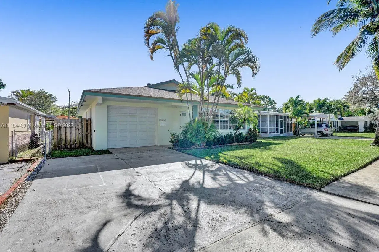 1004 SW 19th St, Fort Lauderdale FL 33315