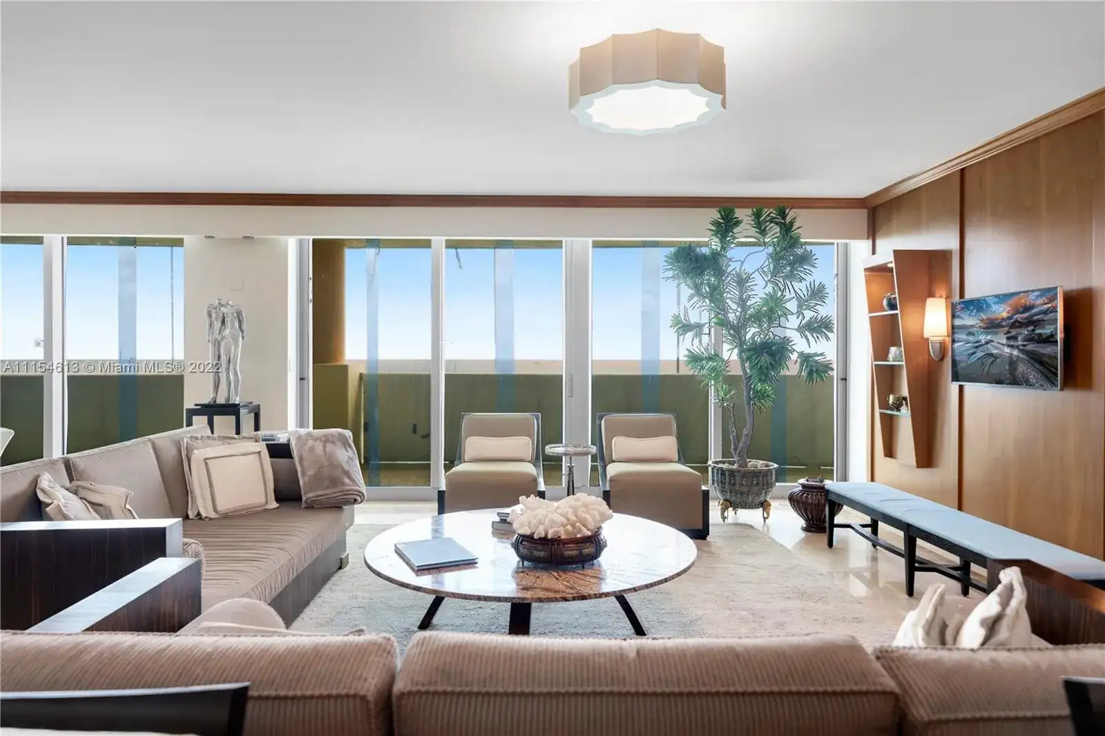 1455 Ocean Dr # 1408, Miami Beach FL 33139 photo 2