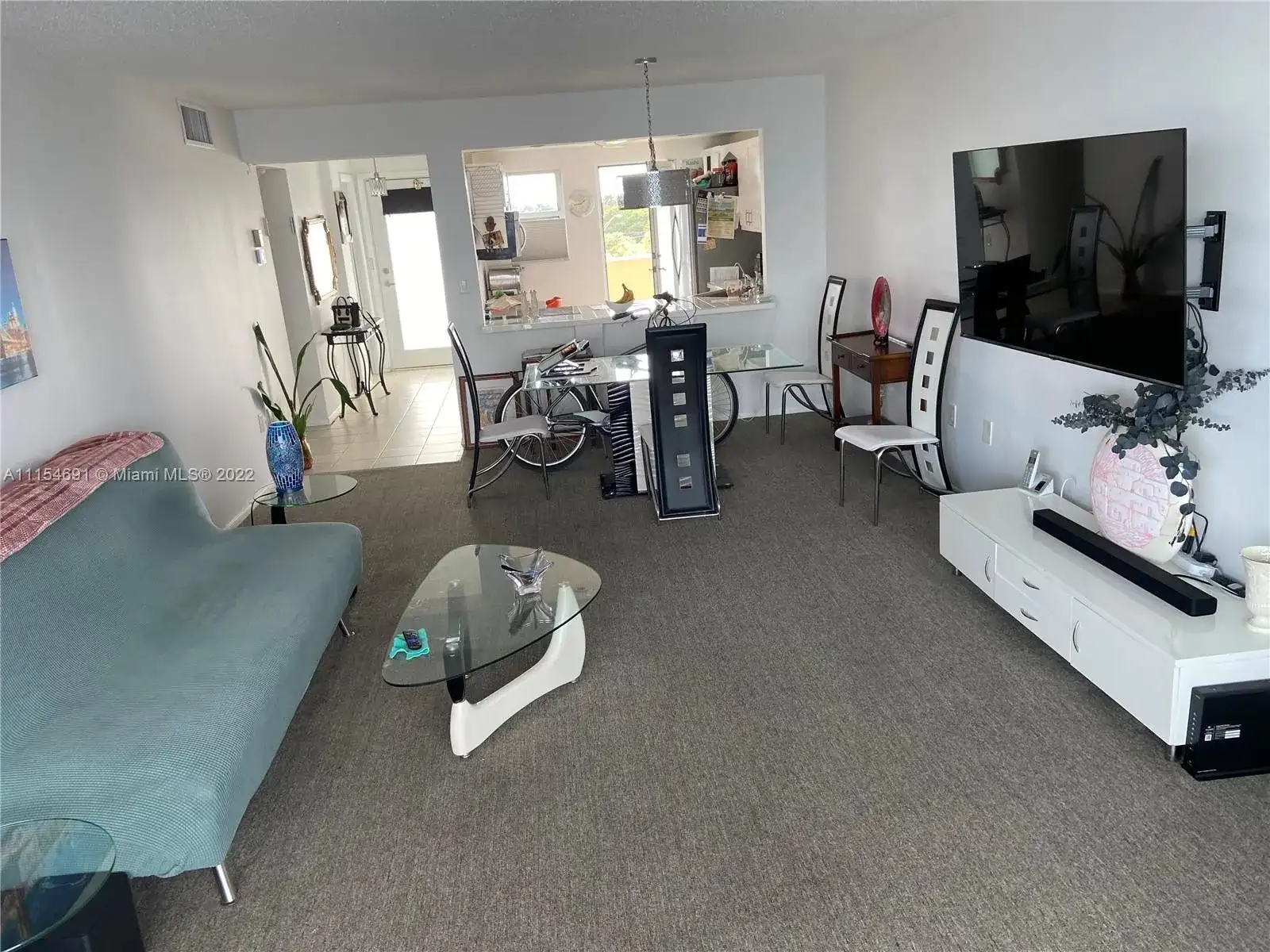 1075 NE Miami Gardens Dr # 708, Miami FL 33179 photo 2