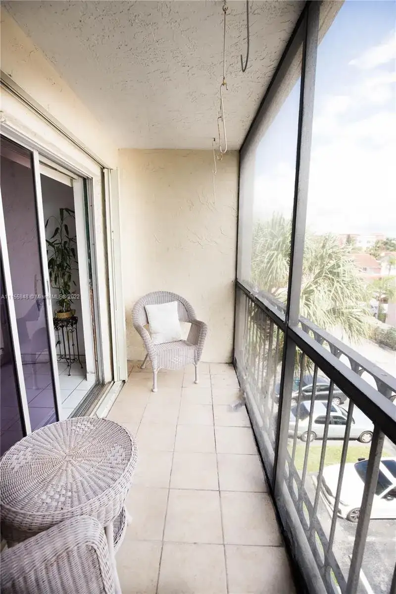 8005 Lake Dr # 404, Doral FL 33166 photo 3