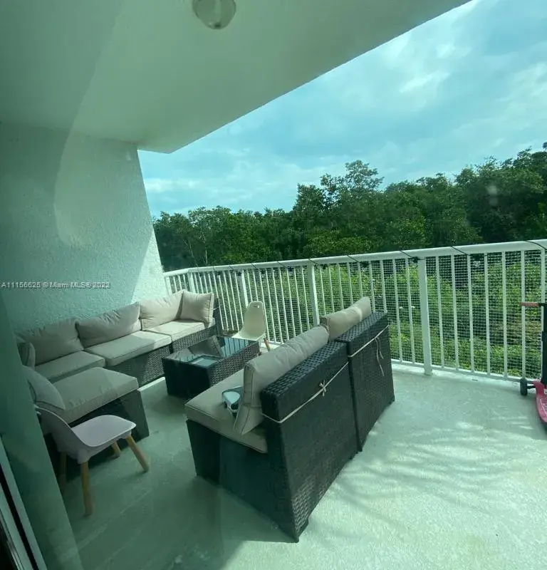 14951 Royal Oaks Ln # 203, North Miami FL 33181