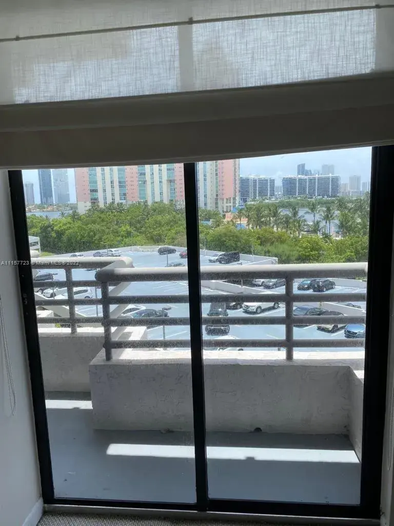 3300 NE 191st St # 817, Aventura FL 33180