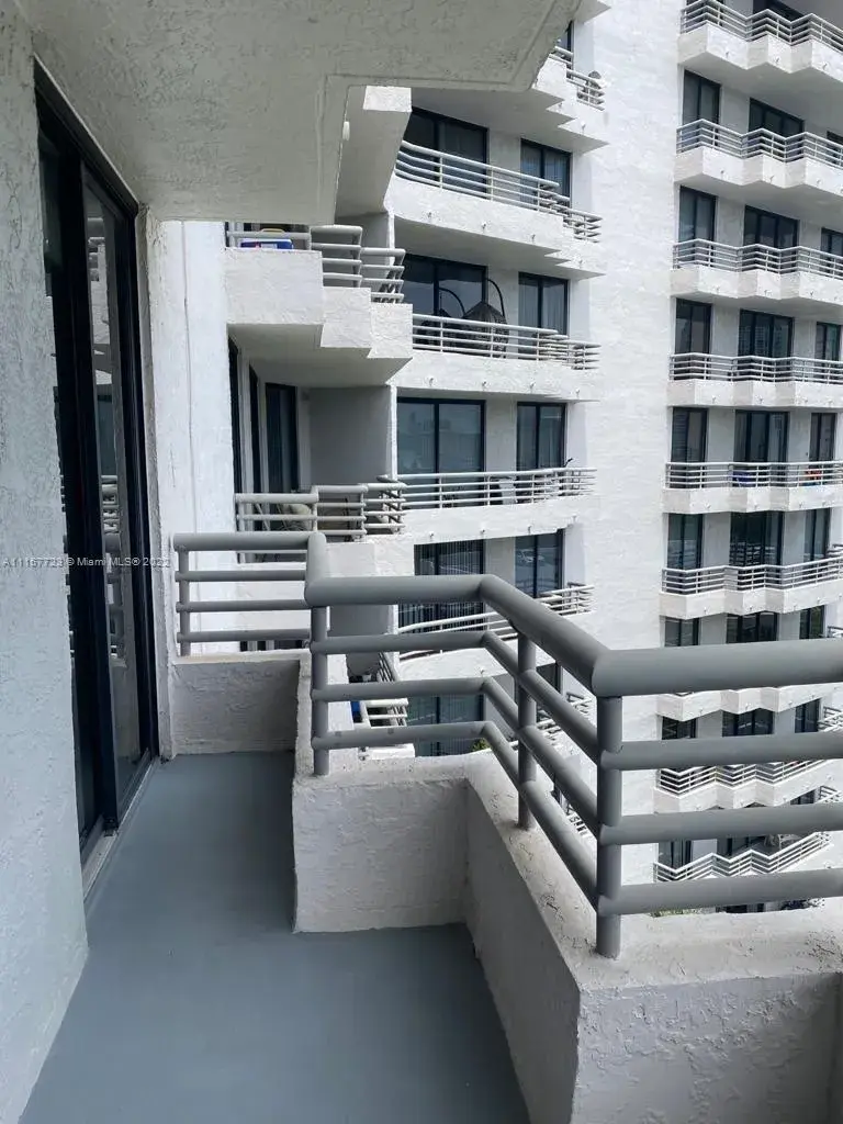 3300 NE 191st St # 817, Aventura FL 33180