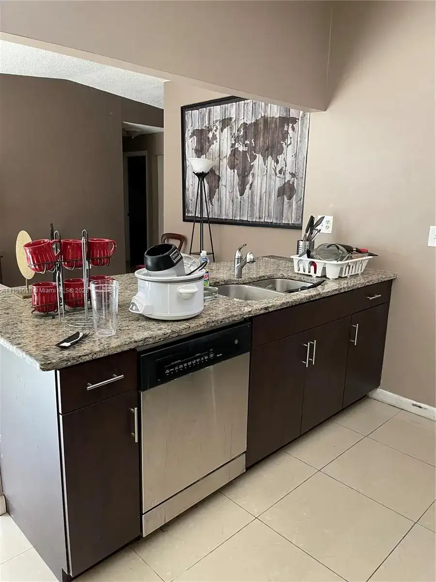 7918 Pembroke Rd, Miramar FL 33023 photo 4