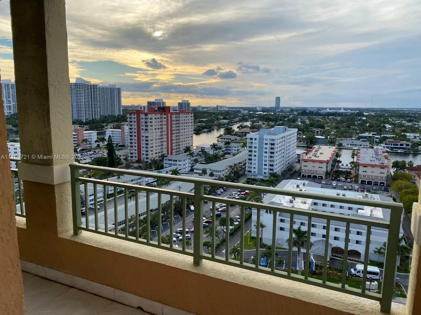 2080 S Ocean Dr # 1702, Hallandale Beach FL 33009