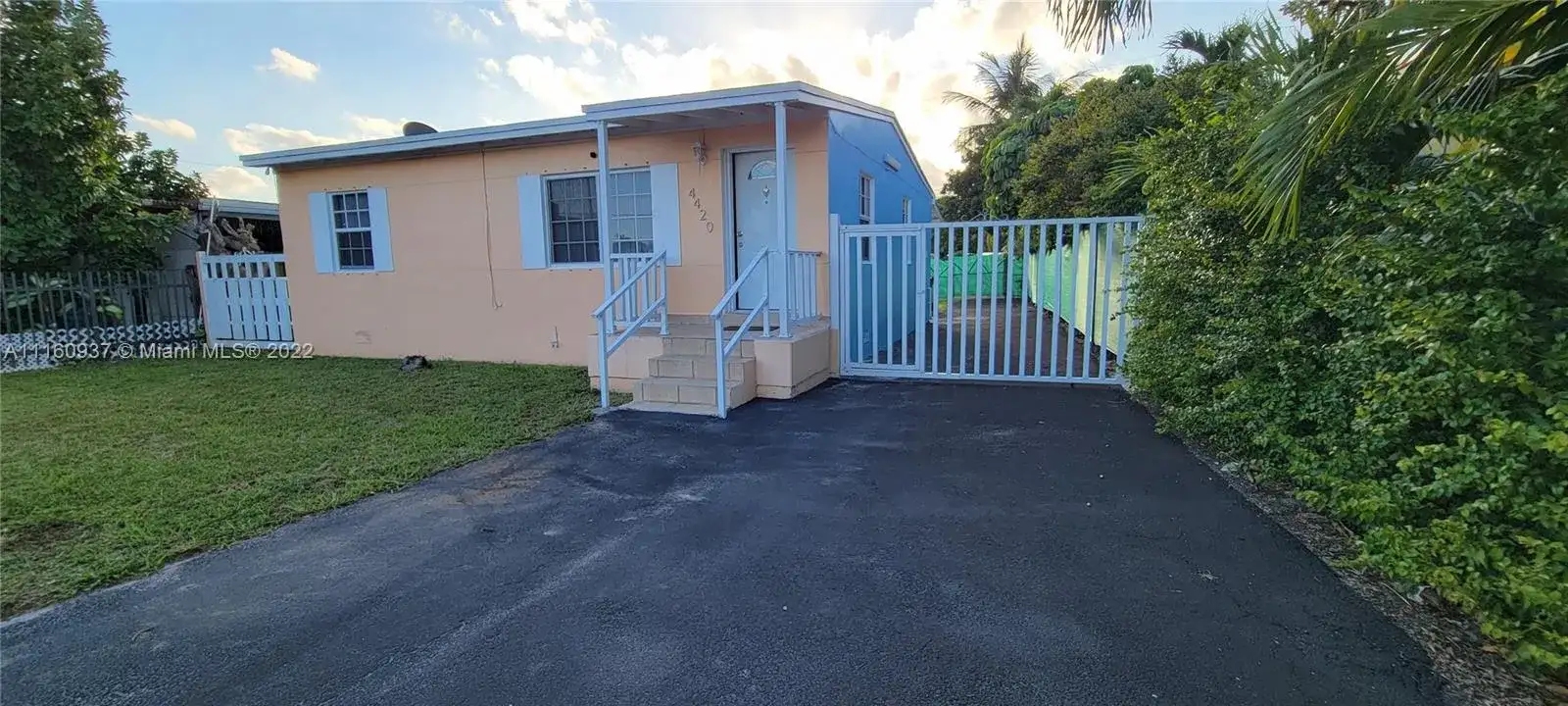 4420 E 4th Ave, Hialeah FL 33013 photo 2