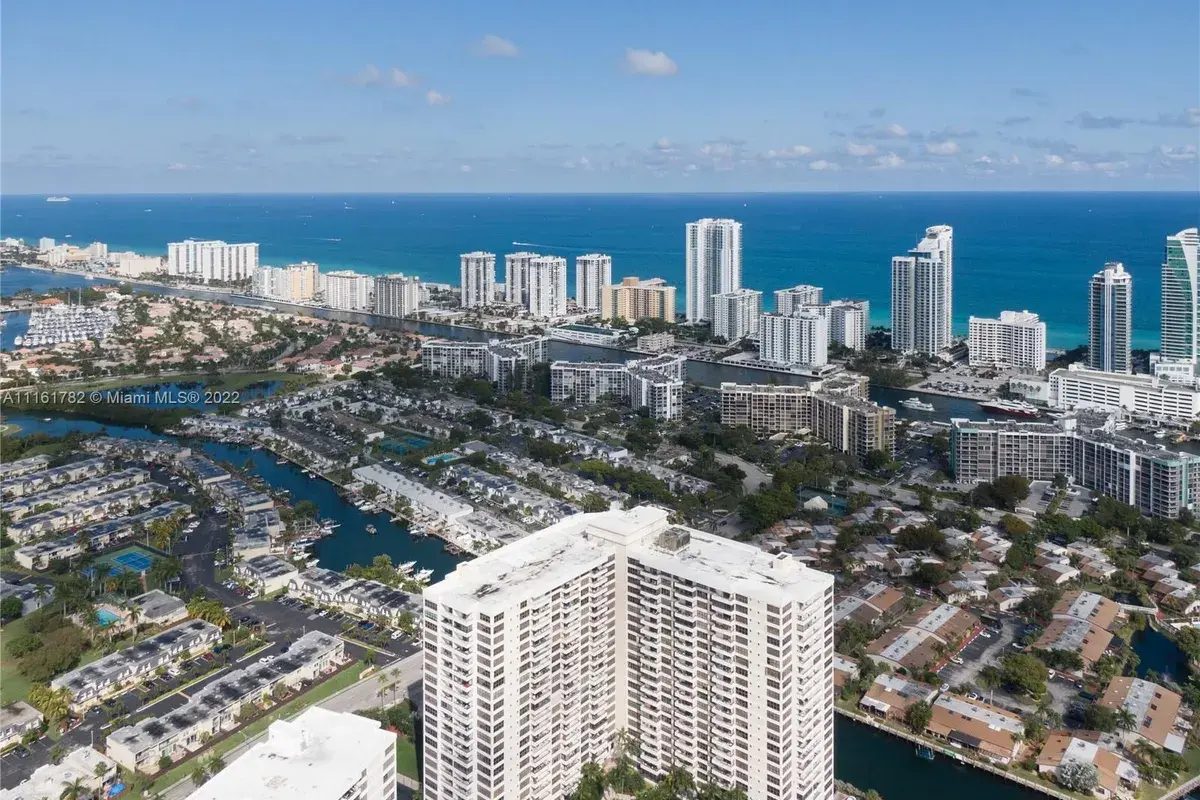 2500 PARKVIEW DR # 417, Hallandale Beach FL 33009