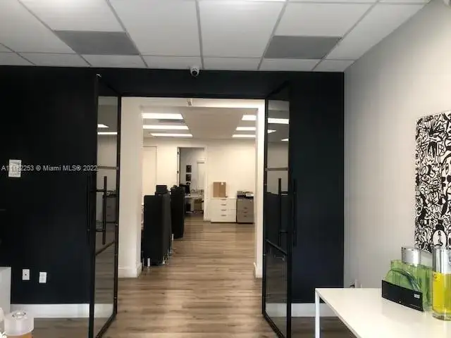 6990 NW 25th St, Miami FL 33122 photo 3