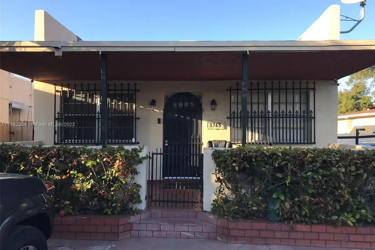 1765 NW 5th St, Miami FL 33125