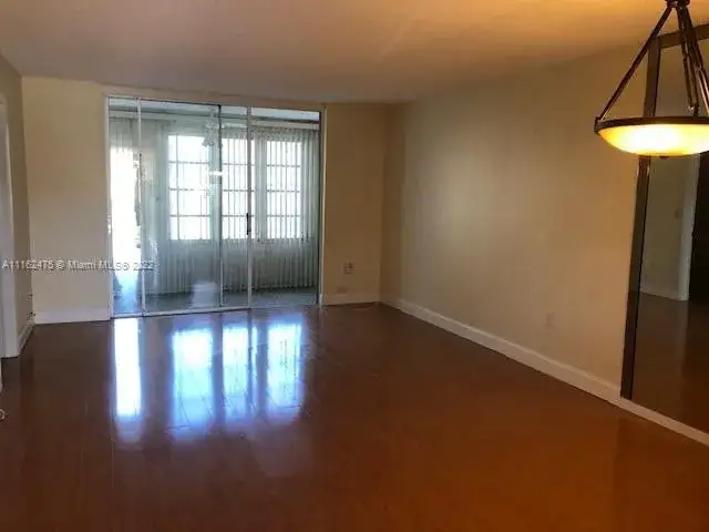 8515 Sunrise Lakes Blvd # 111, Sunrise FL 33322 photo 2