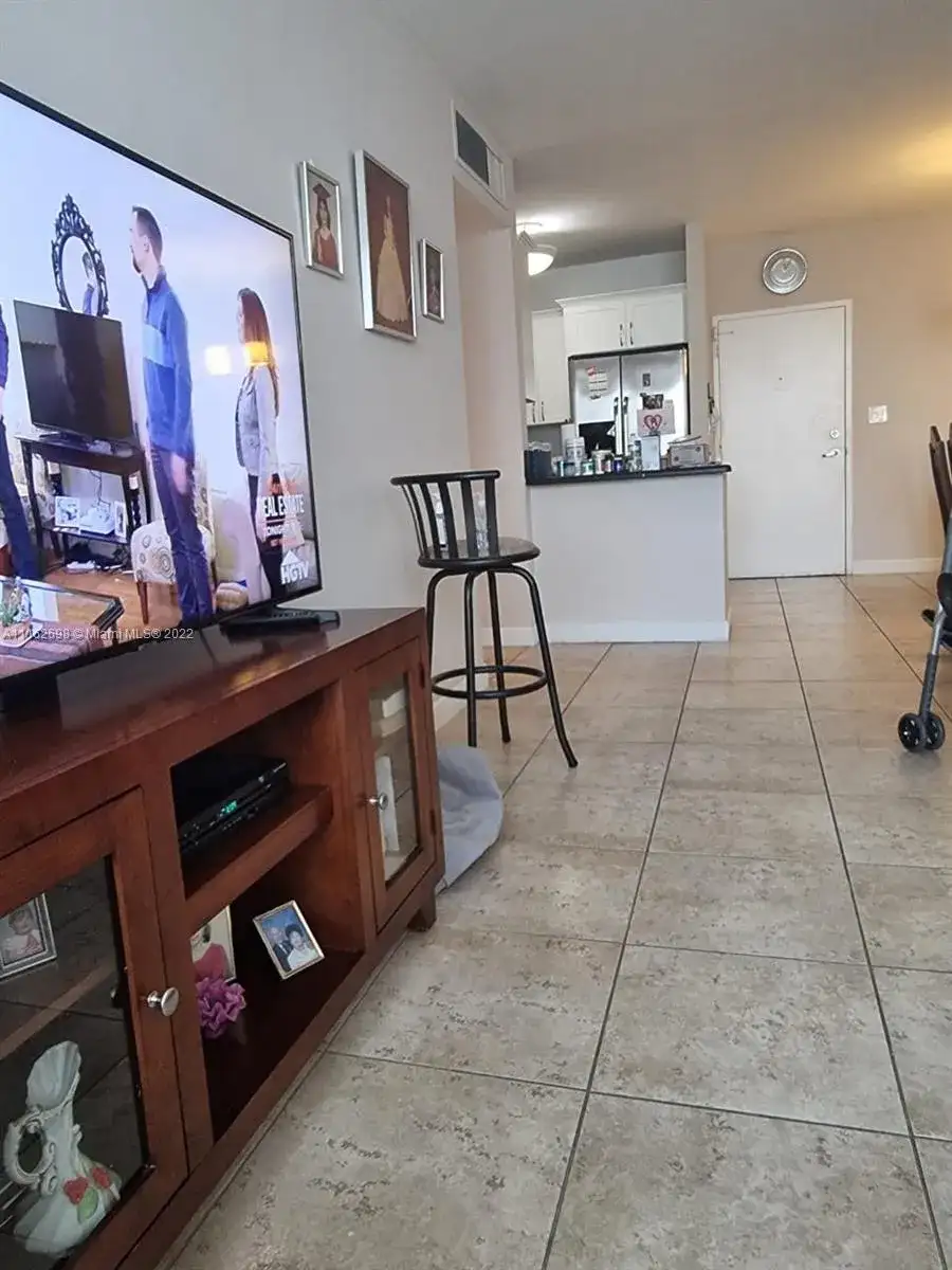 7441 Wayne Ave # 2H, Miami Beach FL 33141 photo 3
