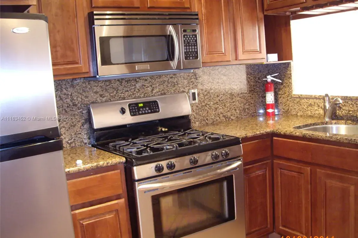 6709 N Kendall Dr # 219, Pinecrest FL 33156