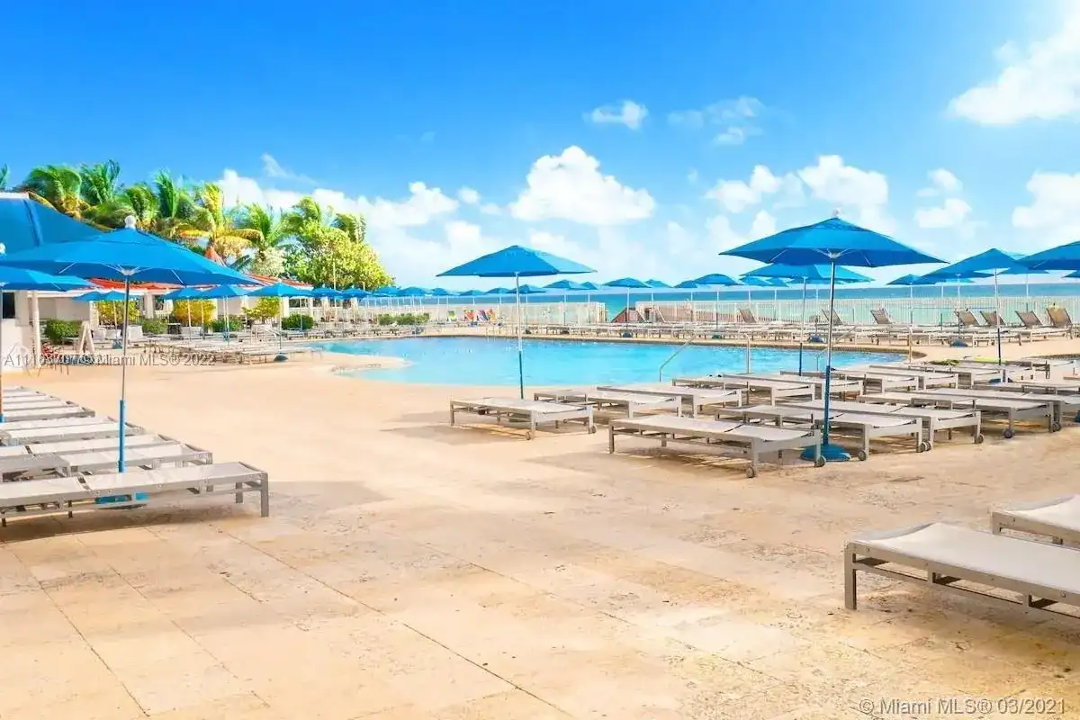 19201 Collins Ave # 428, Sunny Isles Beach FL 33160