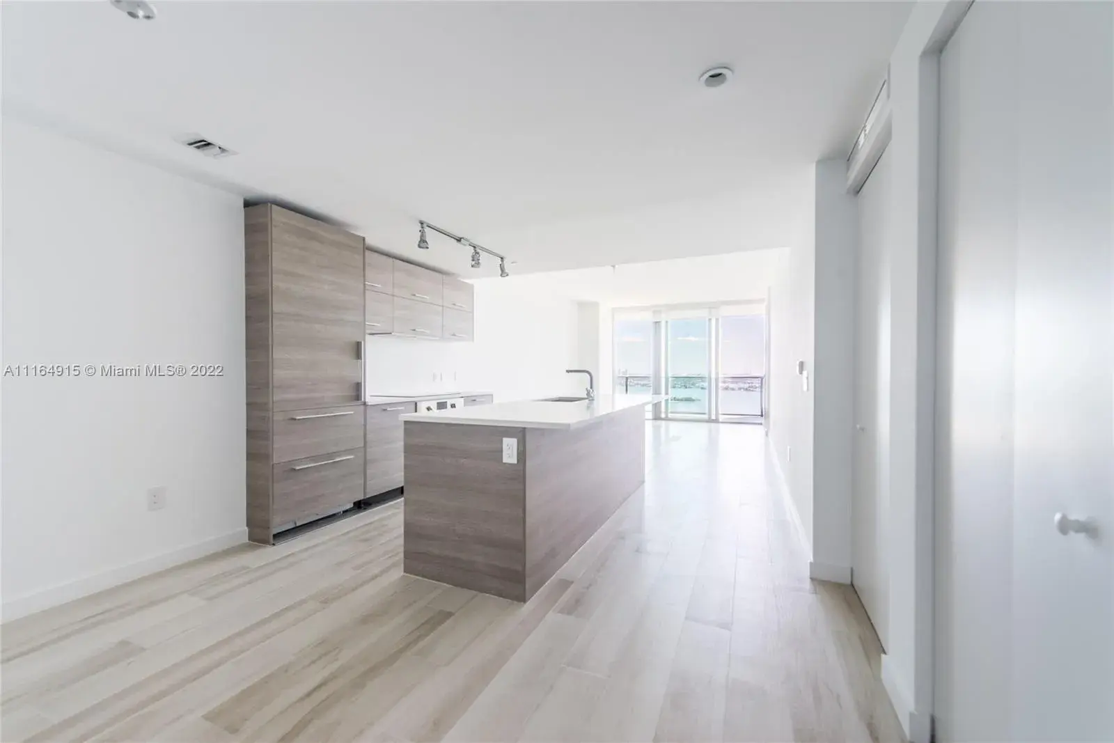 650 NE 32nd St # 2904, Miami FL 33137