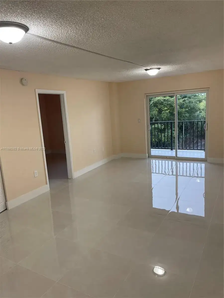 4801 NW 7th St # 16, Miami FL 33126 photo 3