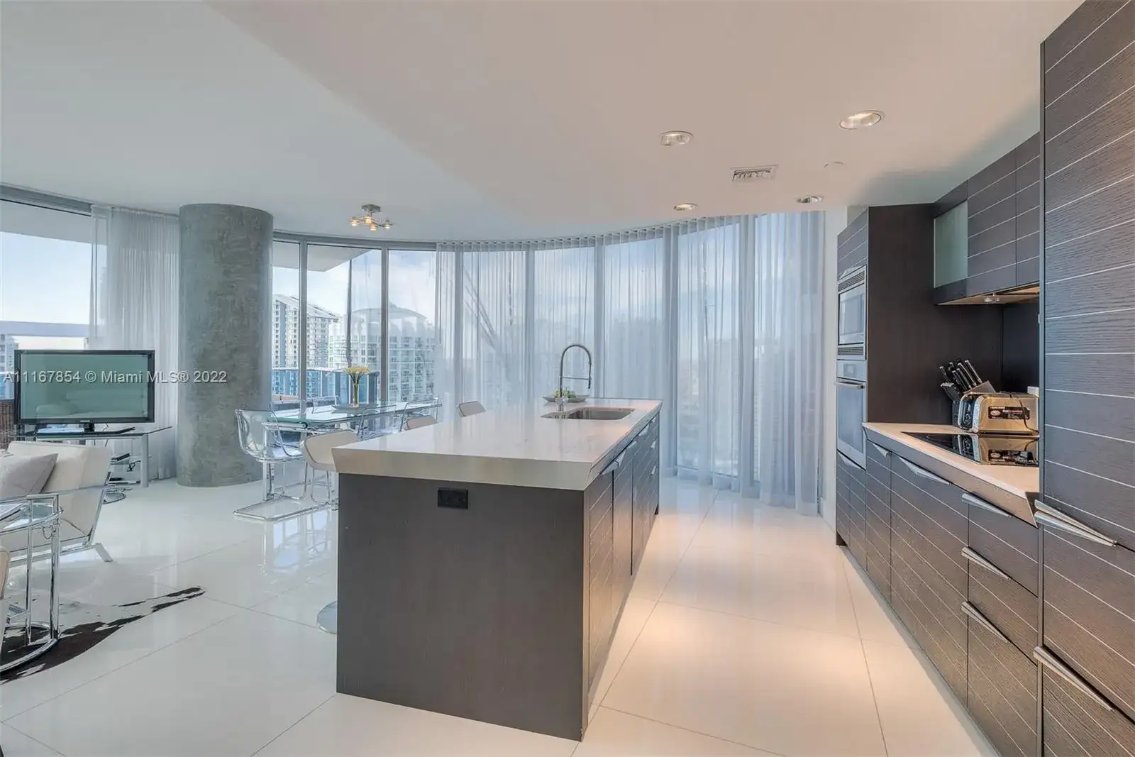200 Biscayne Boulevard Way # 4202, Miami FL 33131 photo 2