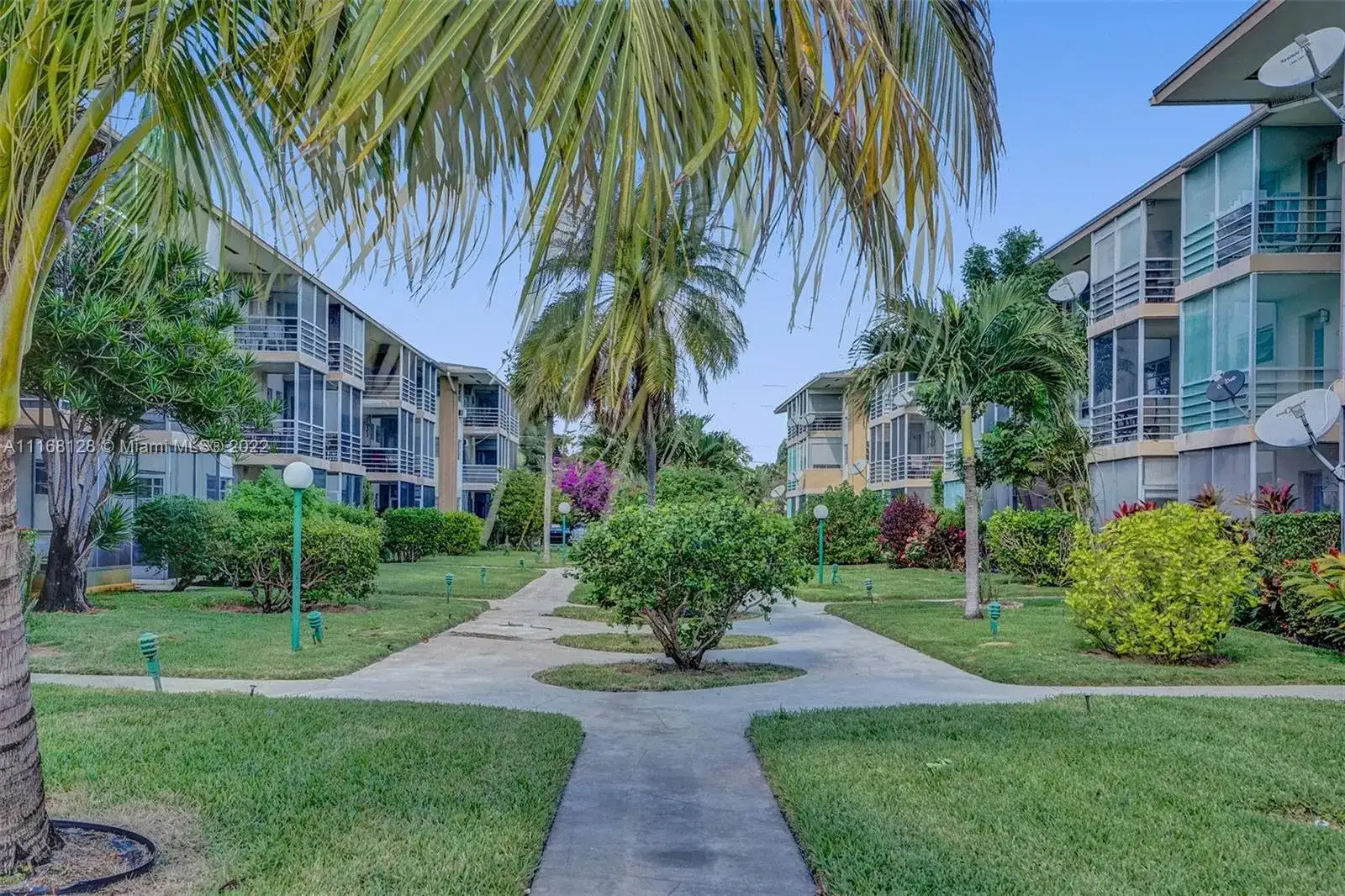 17090 NE 14th Ave # 312, North Miami Beach FL 33162 photo 2