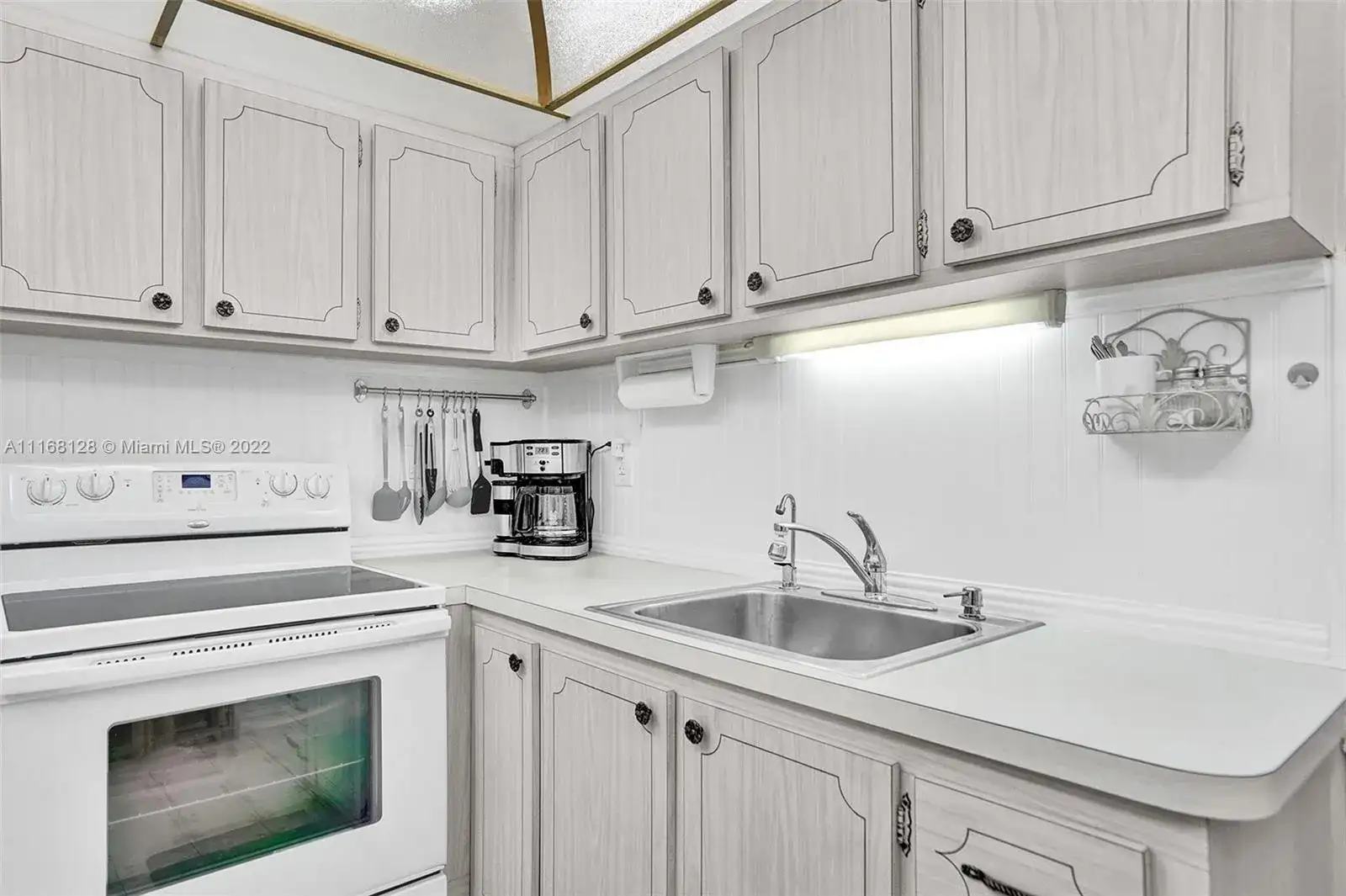 17090 NE 14th Ave # 312, North Miami Beach FL 33162 photo 5