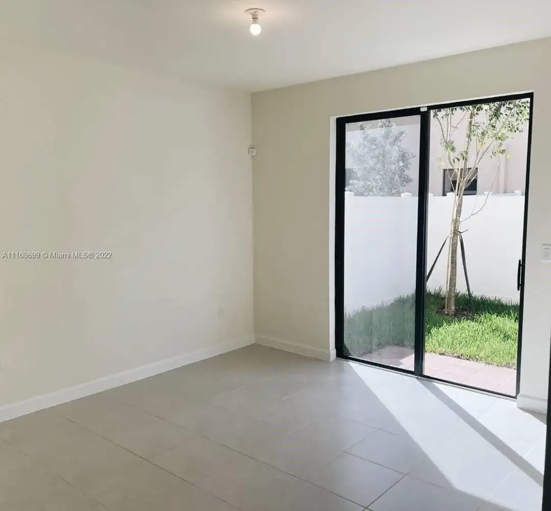 3318 W 112th St, Hialeah FL 33018 photo 3