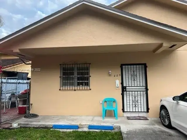 422 NW 25th Ct, Miami FL 33125 photo 2