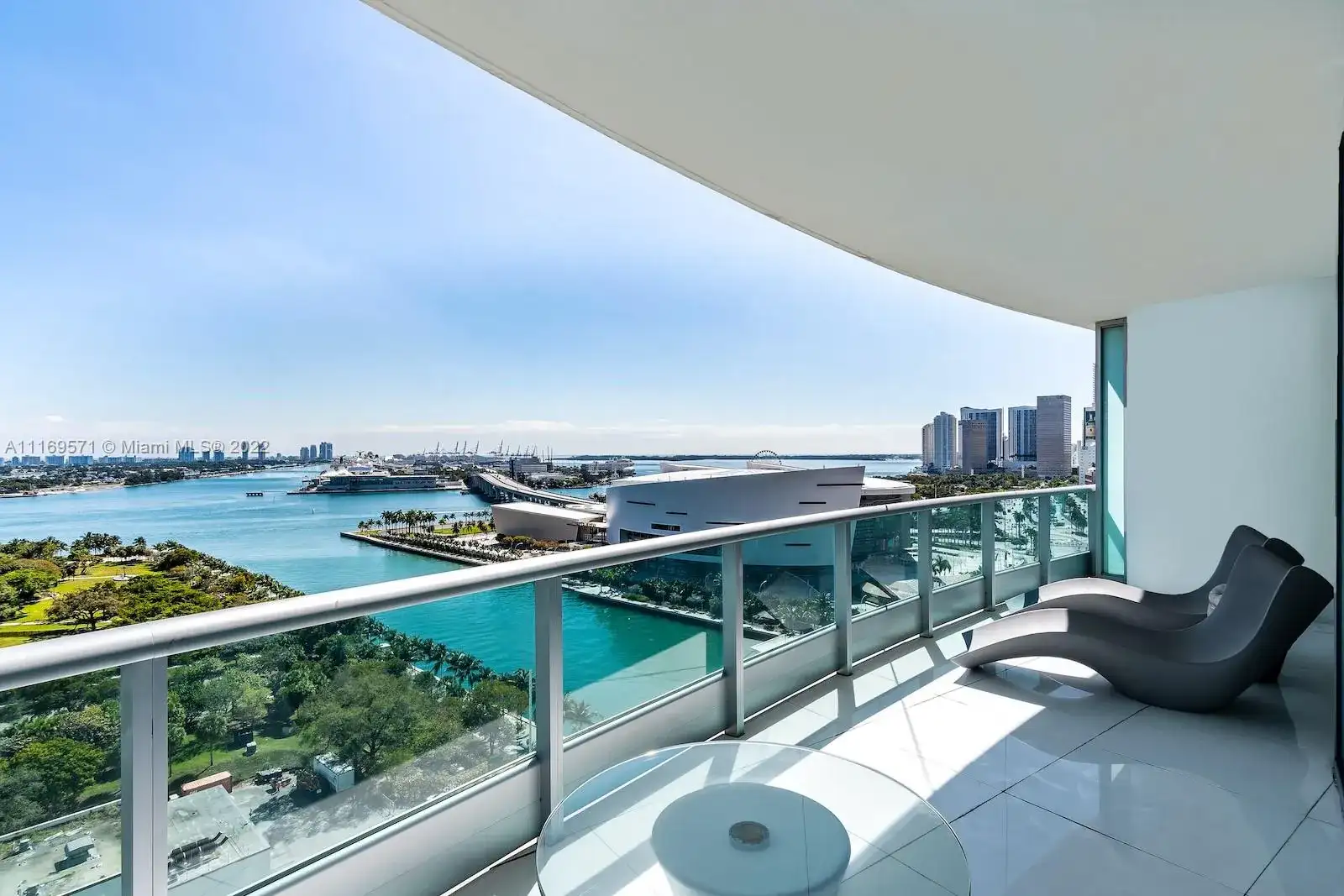 900 Biscayne Blvd # 2006, Miami FL 33132 photo 2