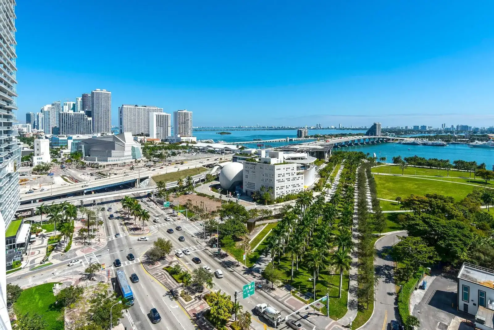 900 Biscayne Blvd # 2006, Miami FL 33132 photo 4