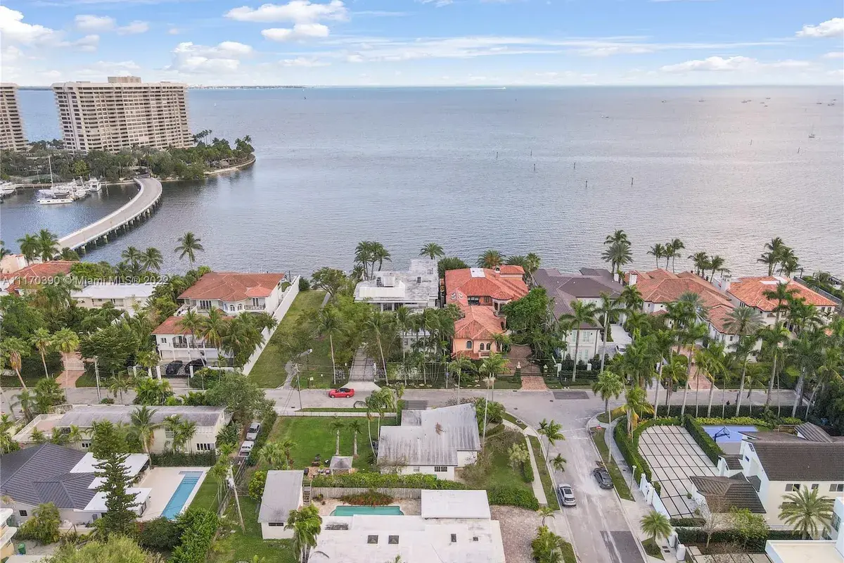 3599 Vista Ct, Miami FL 33133