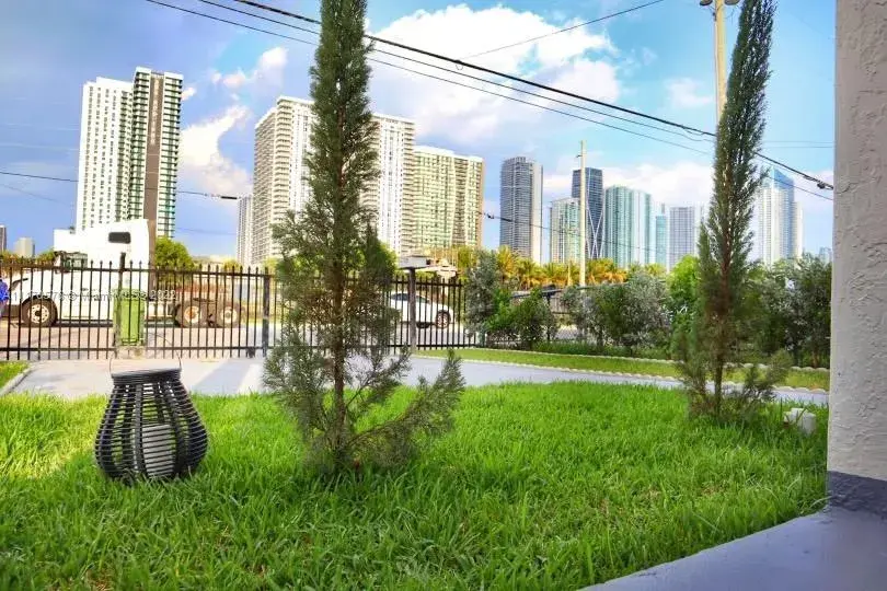 1520 NW 1st Ave, Miami FL 33136