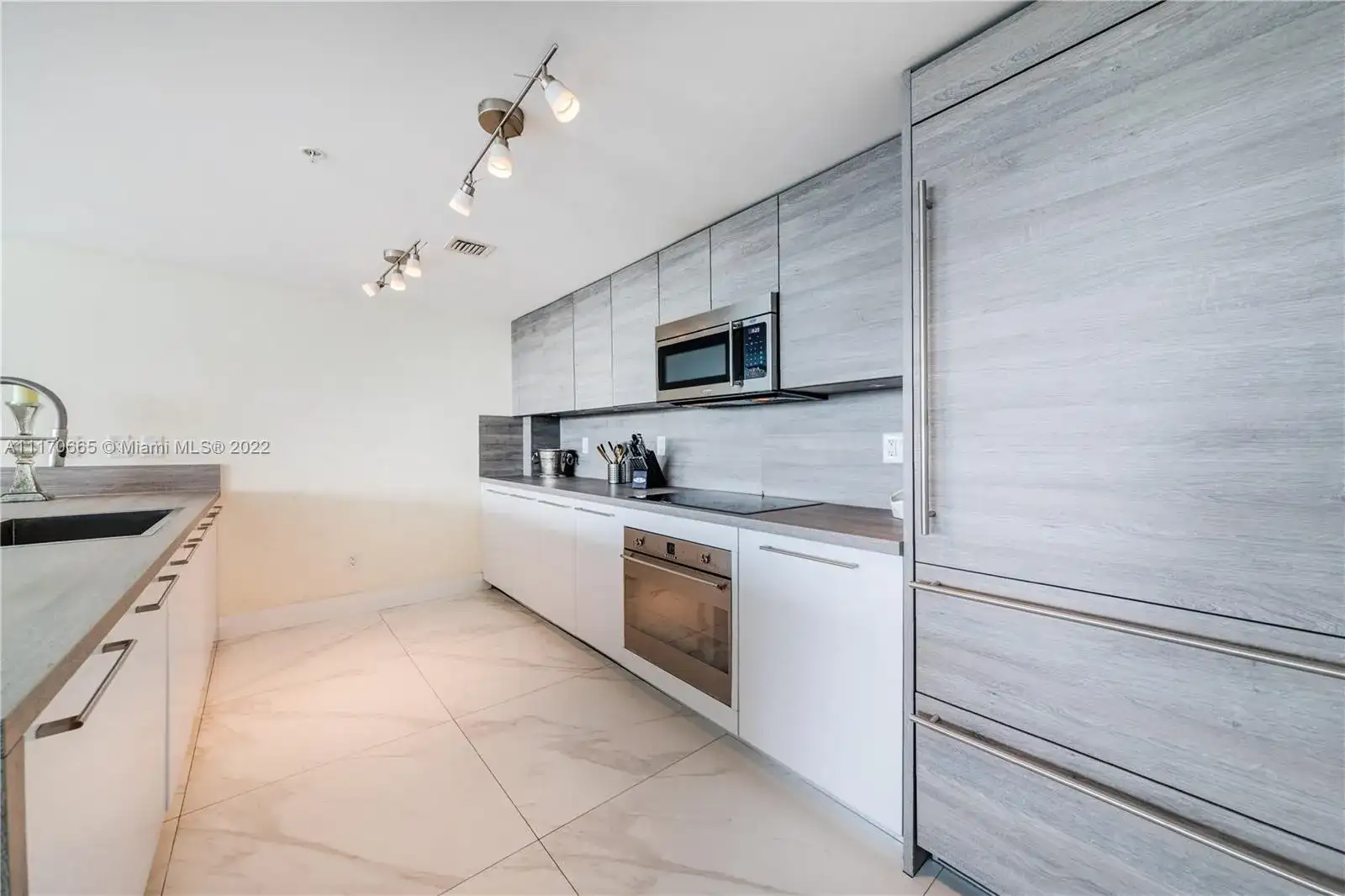 400 Sunny Isles Blvd # 1005, Sunny Isles Beach FL 33160 photo 5