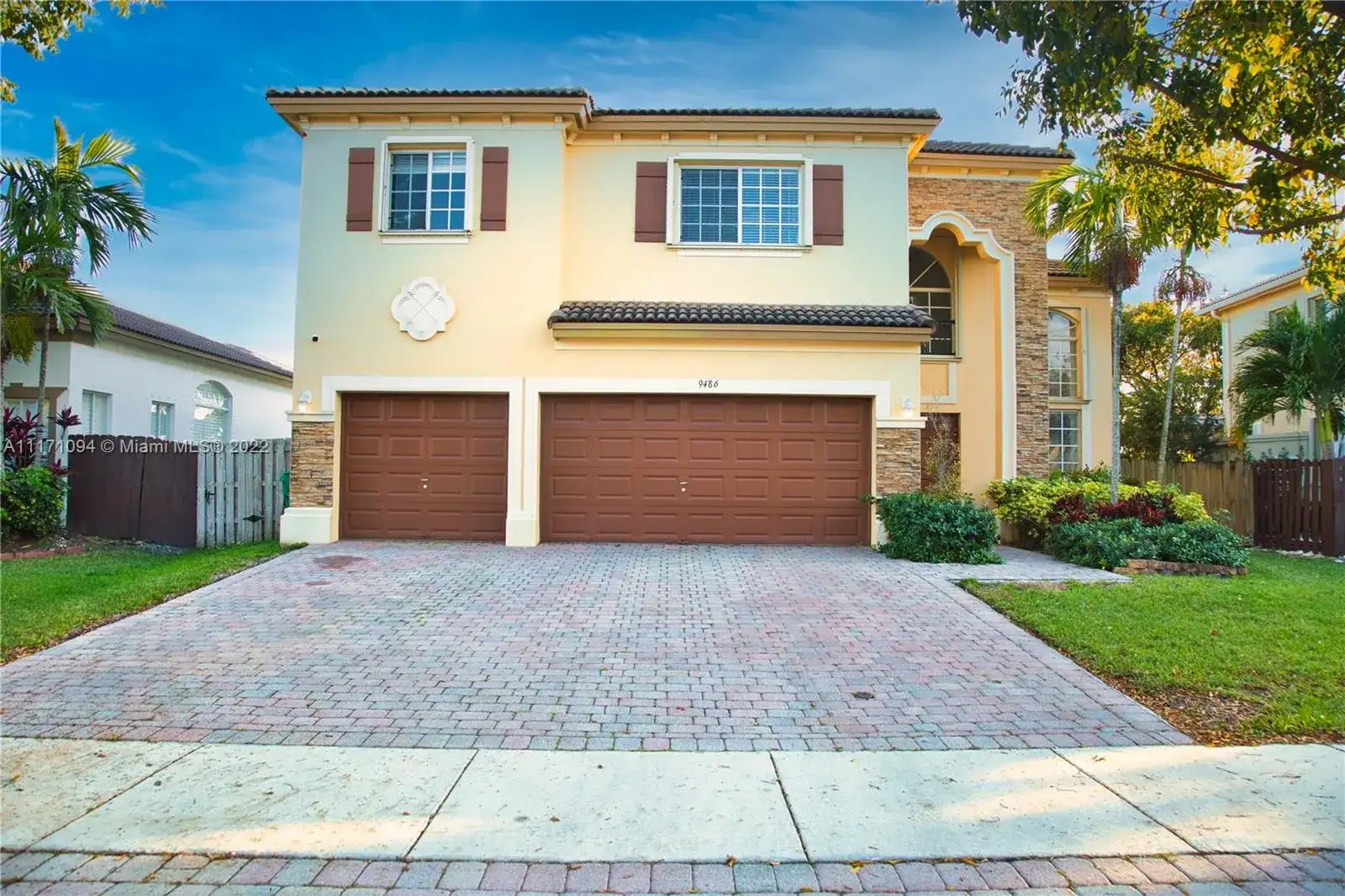 9486 SW 222nd Ln, Cutler Bay FL 33190 photo 2