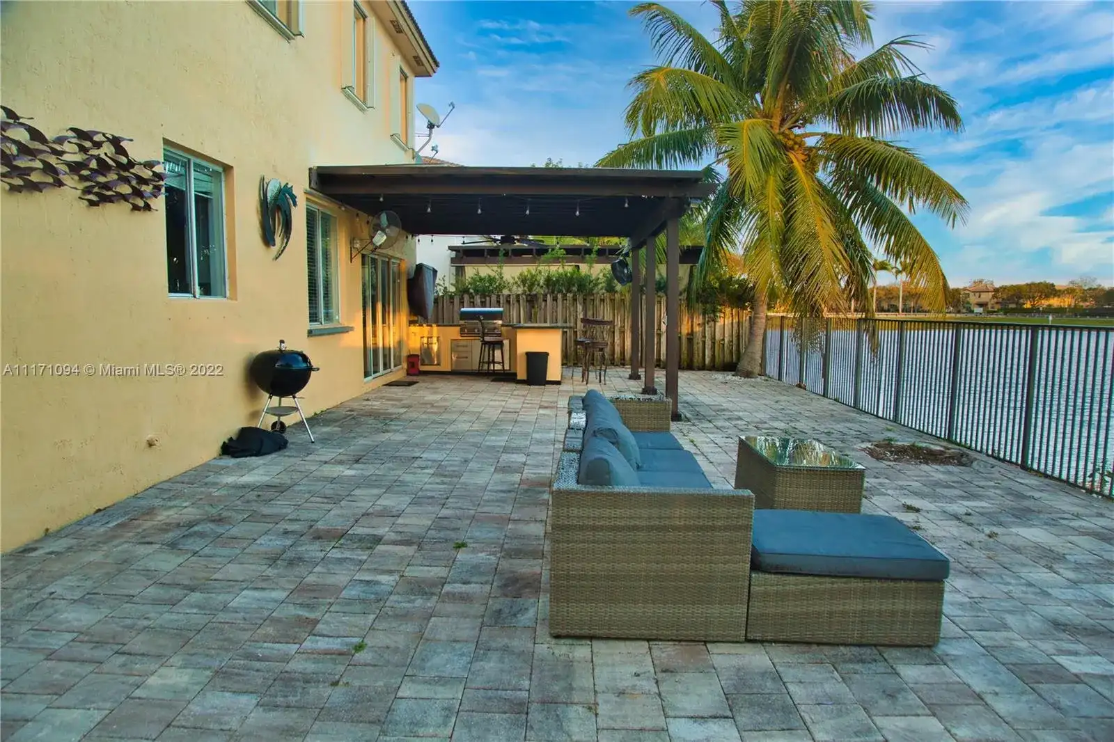 9486 SW 222nd Ln, Cutler Bay FL 33190 photo 5