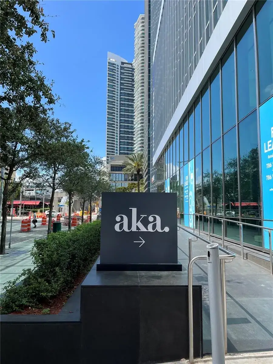 1395 Brickell Ave # 2802, Miami FL 33131 photo 2