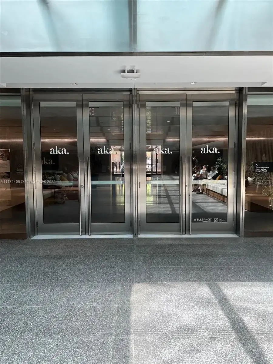1395 Brickell Ave # 2802, Miami FL 33131 photo 4