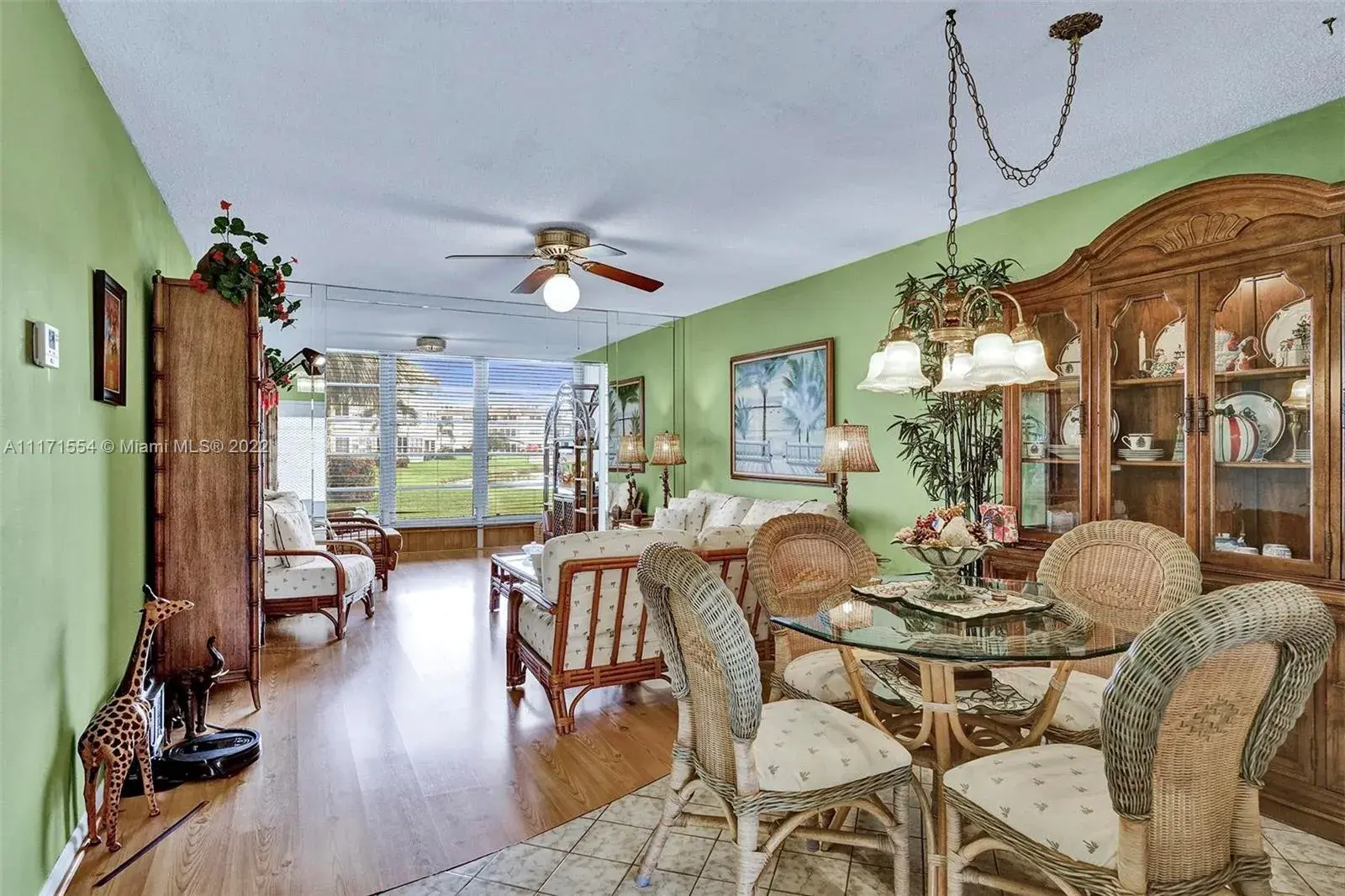 4800 NW 35th St # 403, Lauderdale Lakes FL 33319
