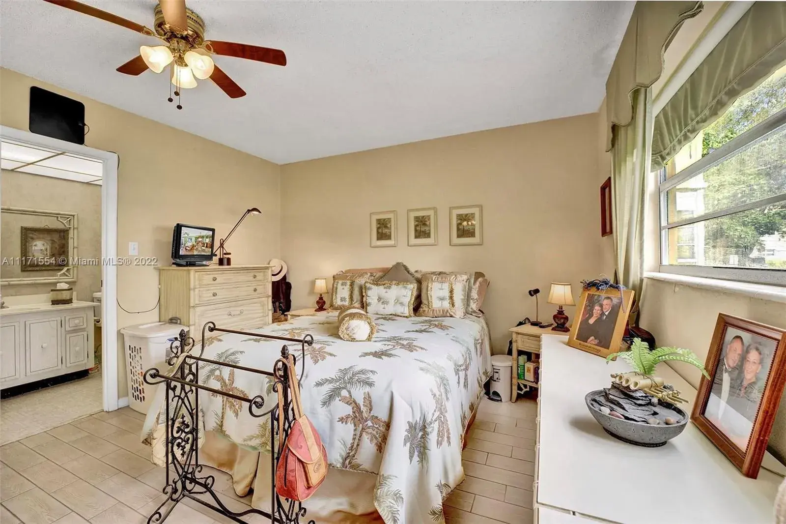 4800 NW 35th St # 403, Lauderdale Lakes FL 33319