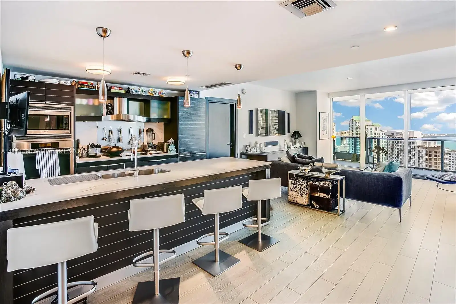 200 Biscayne Boulevard Way # 4307, Miami FL 33131 photo 2