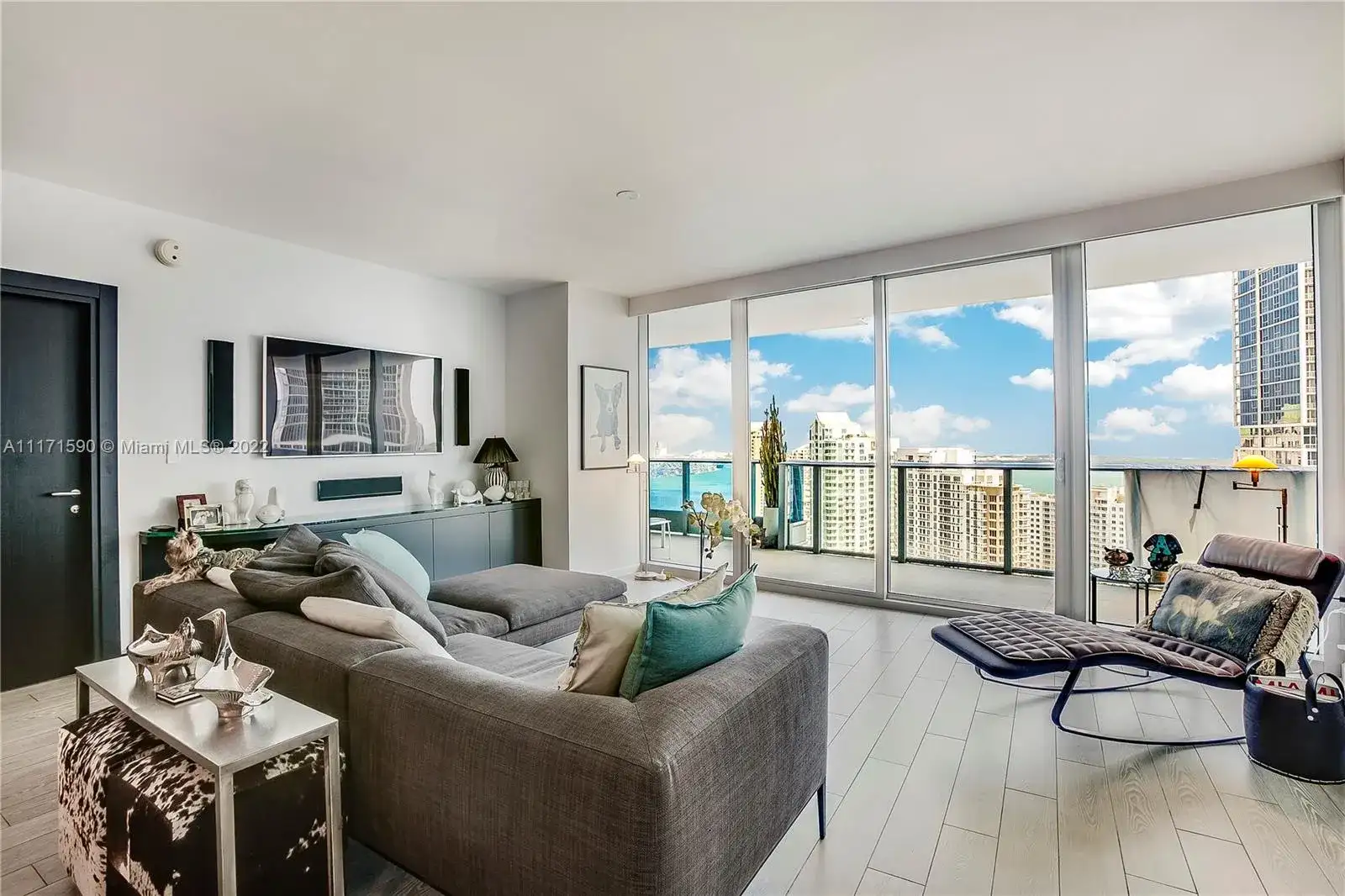 200 Biscayne Boulevard Way # 4307, Miami FL 33131 photo 3