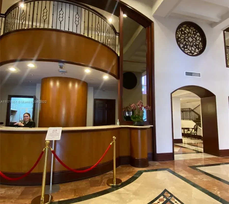 781 Crandon Blvd # 106, Key Biscayne FL 33149