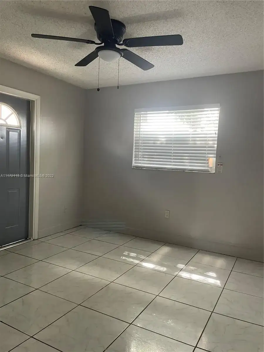 5636 SW 40th St, West Park FL 33023 photo 5