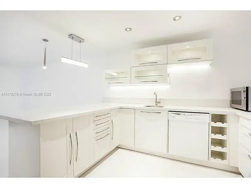 7928 WEST DR # 410, North Bay Village FL 33141 photo 4