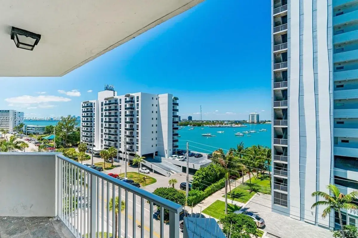 7933 West Dr # 715, North Bay Village FL 33141
