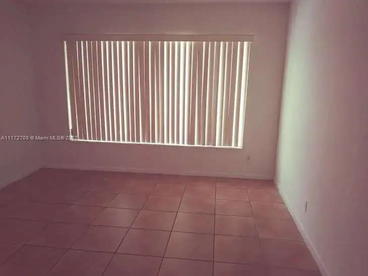 2551 NW 39 Ter # 204, Lauderdale Lakes FL 33111