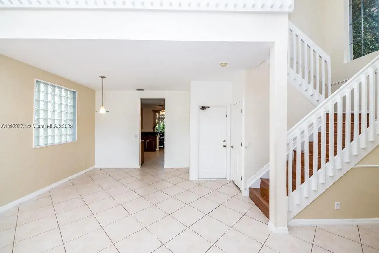 1250 Hayes St # 1250, Hollywood FL 33019 photo 4