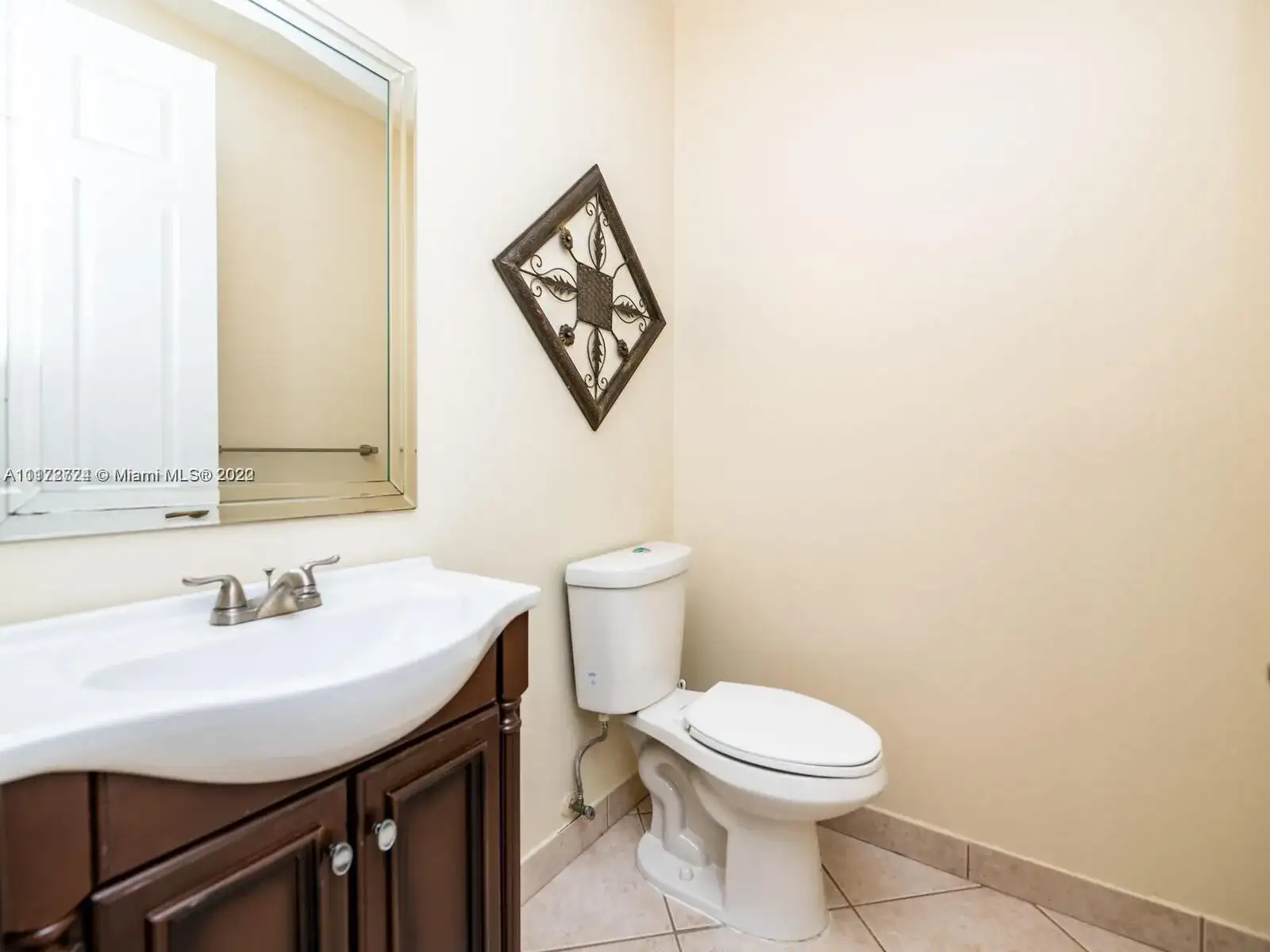 1250 Hayes St # 1250, Hollywood FL 33019 photo 5