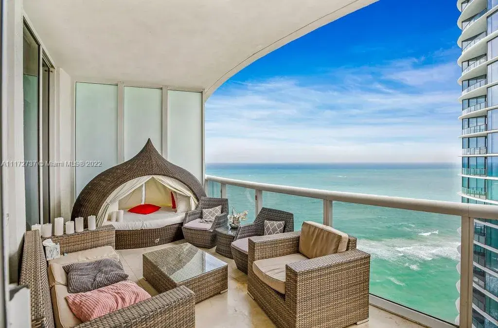 15811 Collins Ave # 2807, Sunny Isles Beach FL 33160