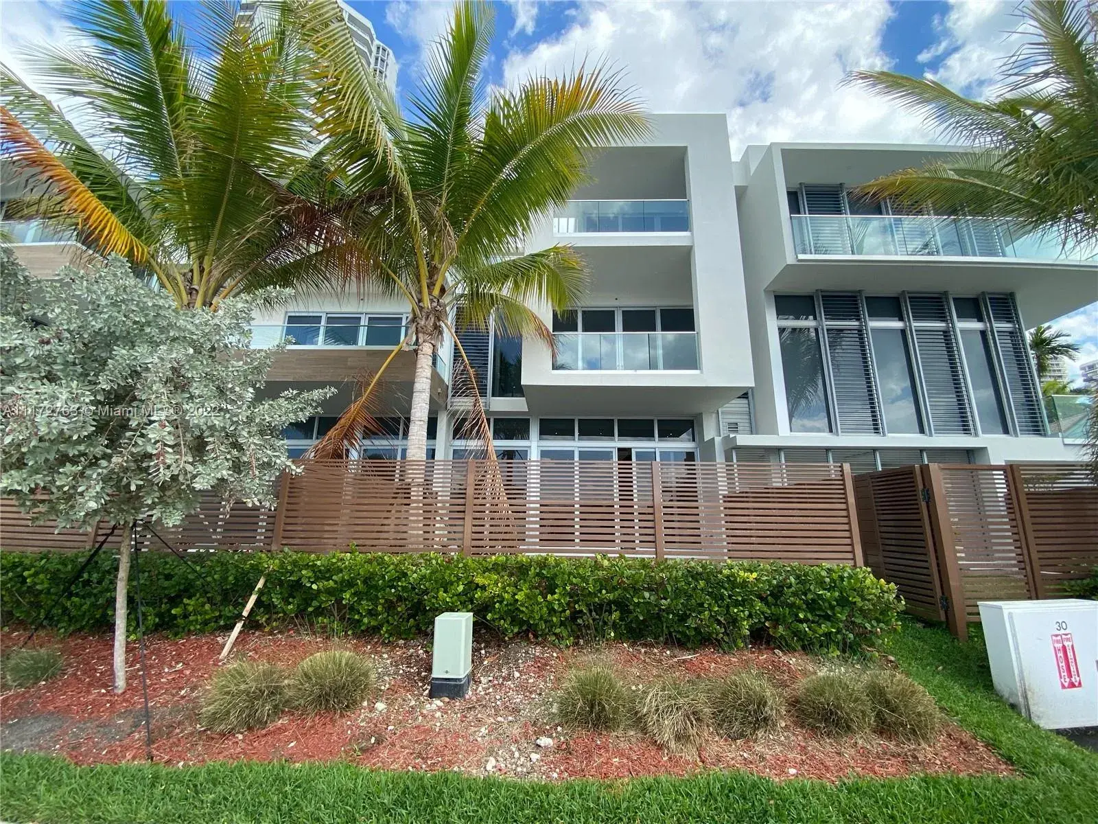 3750 Yacht Club Dr., Aventura FL 33180