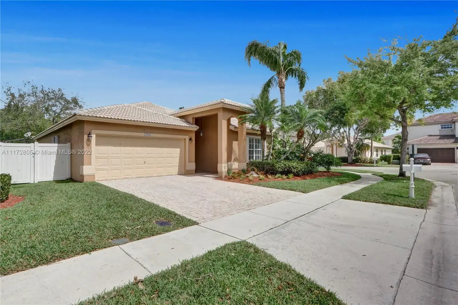 17005 NW 19th Ct, Pembroke Pines FL 33028 photo 2