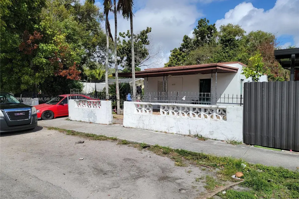 1869 NW 113th Ter, Miami FL 33167