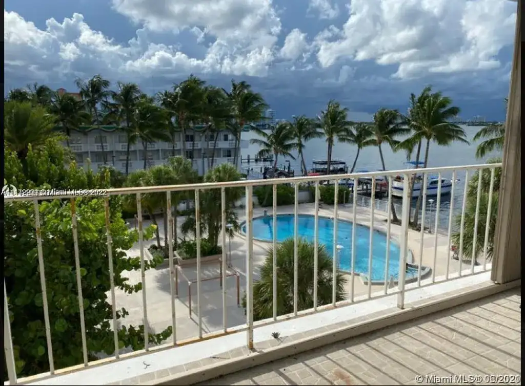 1865 79th St Cswy # 4F, North Bay Village FL 33141 photo 3